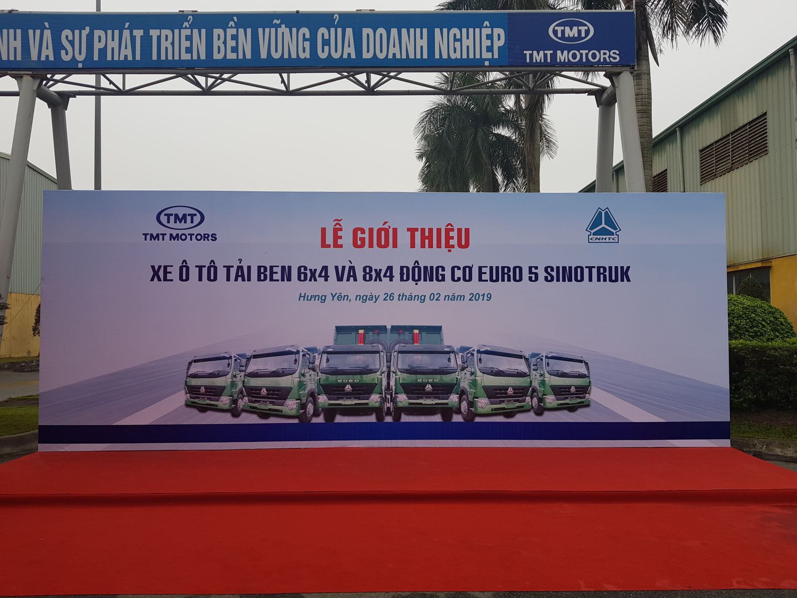 Tưng bừng ngày lễ ra mắt Howo Dump Truck