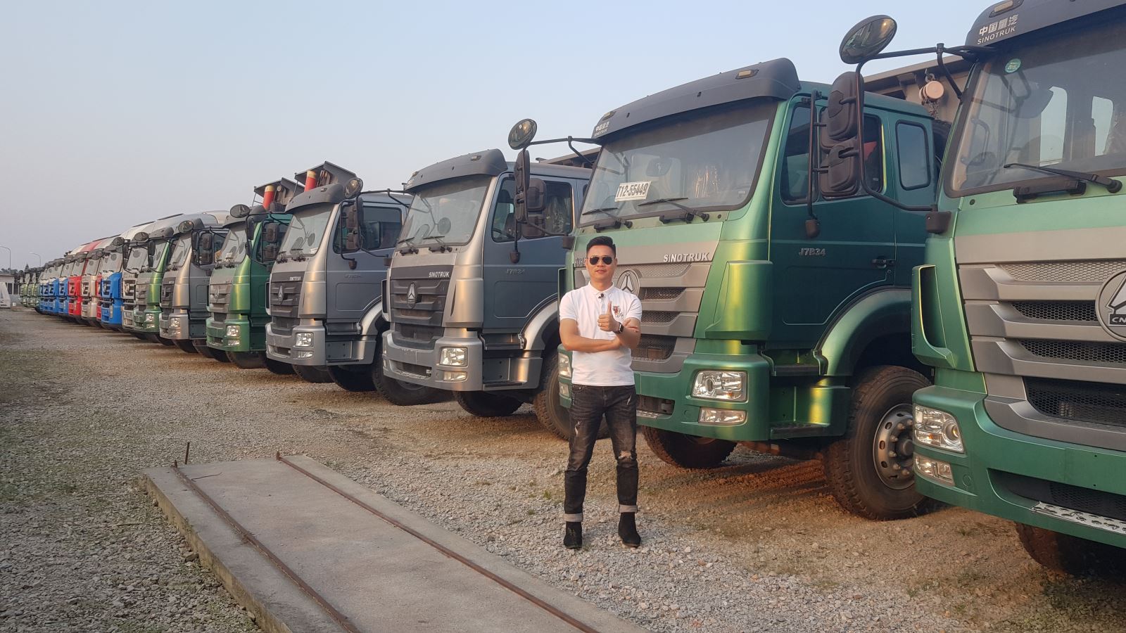 Hàng loạt phiên bản xe tải Howo và đầu kéo IVECO