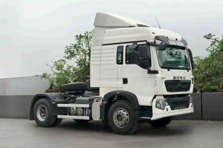 Cận cảnh khối động cơ Weichai mạnh mẽ được trang bị trên xe ben Howo 3 chân