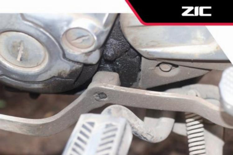 Cận cảnh động cơ xe đầu kéo bị hư hỏng nặng do chạy trong tình trạng thiếu nhớt bôi trơn