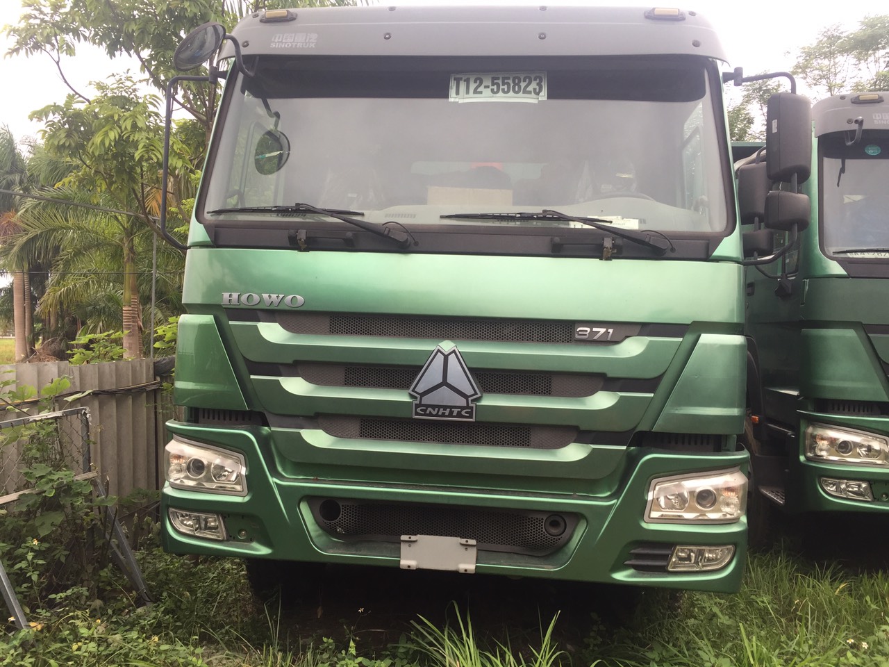 Howo ben 4 chân máy 371 đang được Longbientruck thanh lý sử dụng cabin HW76