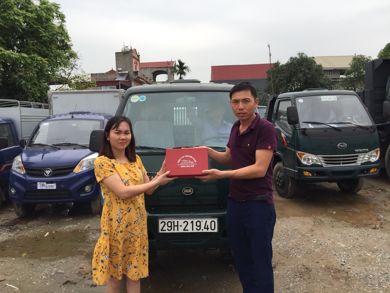 CTCP Long Biên Hà Nội giao xe Hoa Mai 1.2 tấn ( các đại lý đã hết xe từ lâu )