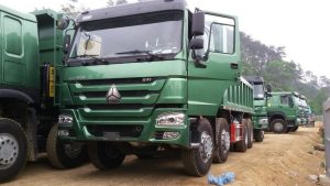 Howo 371 4 Chân: "Vua Lì Đòn" Máy Cơ Huyền Thoại Có Còn Đáng Mua?