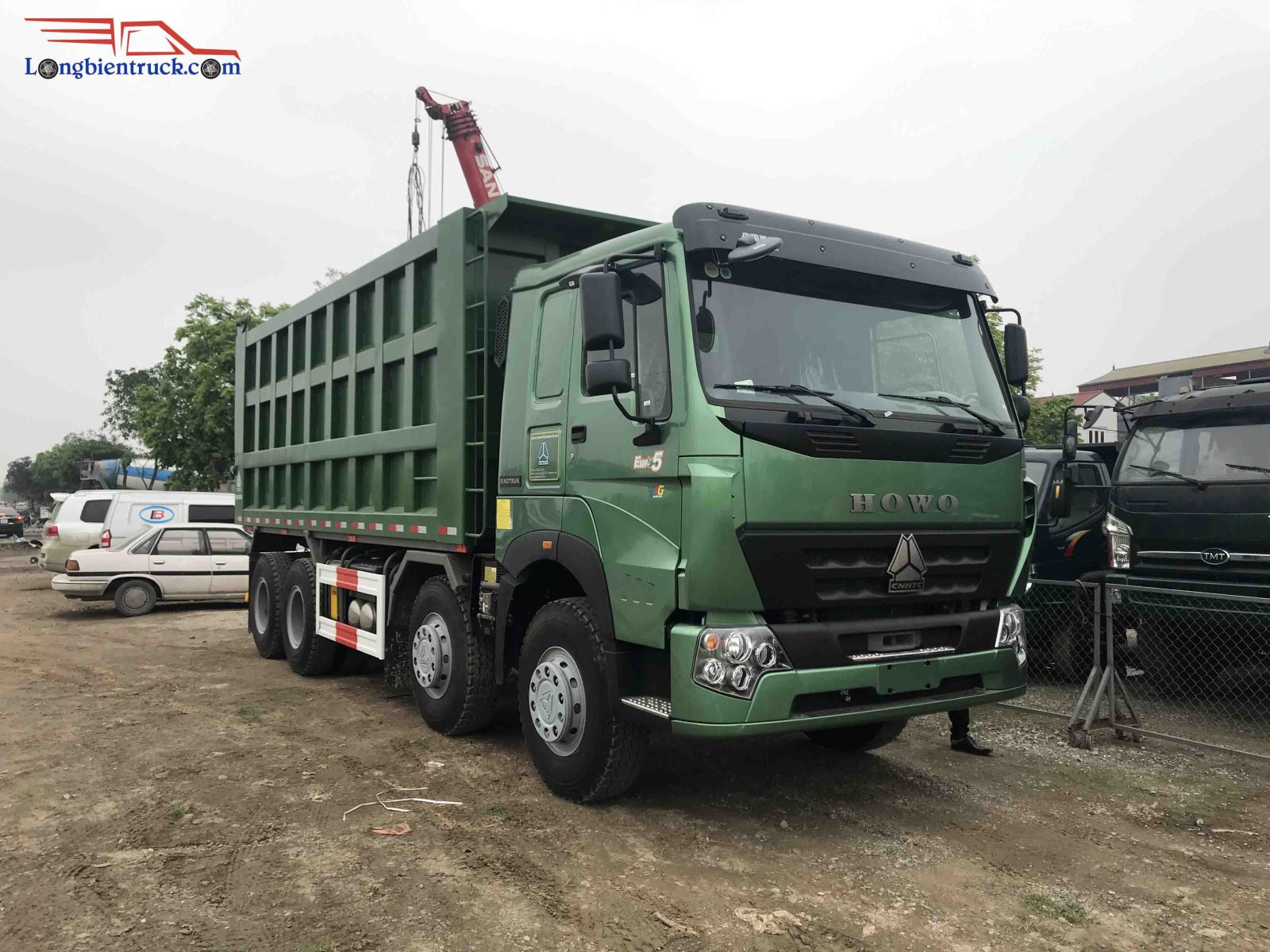 Howo 4 chân được khách hàng yêu cầu cơi thùng cao nhất 2m2