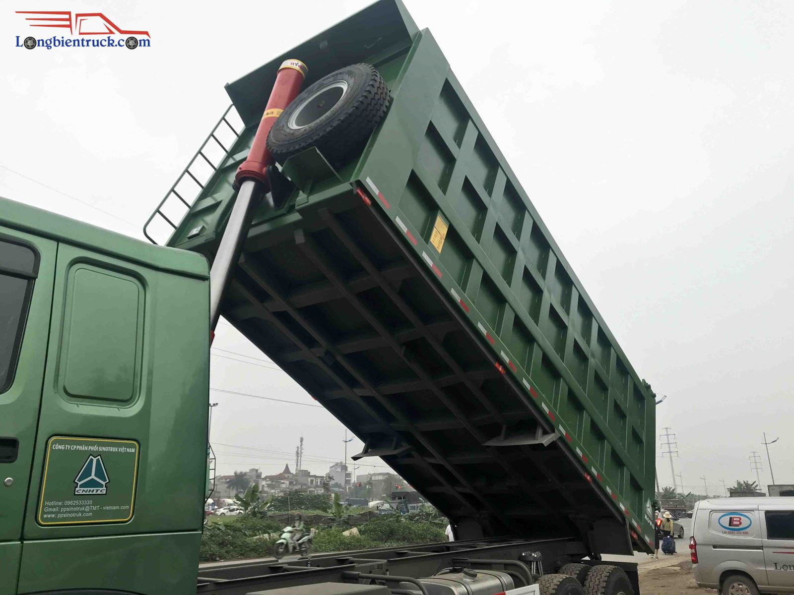 Với chiều dài cơ sở lớn cơi thoải mái ma xe không chòng chành