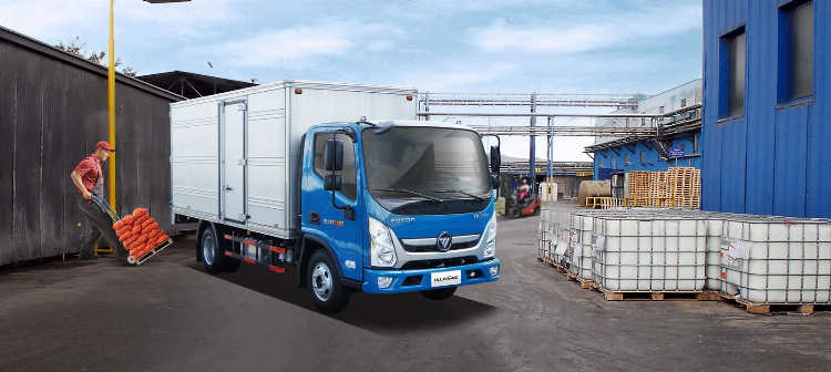 Nội thất cabin của một chiếc xe tải 15 tấn đời mới với đầy đủ tiện nghi cho tài xế