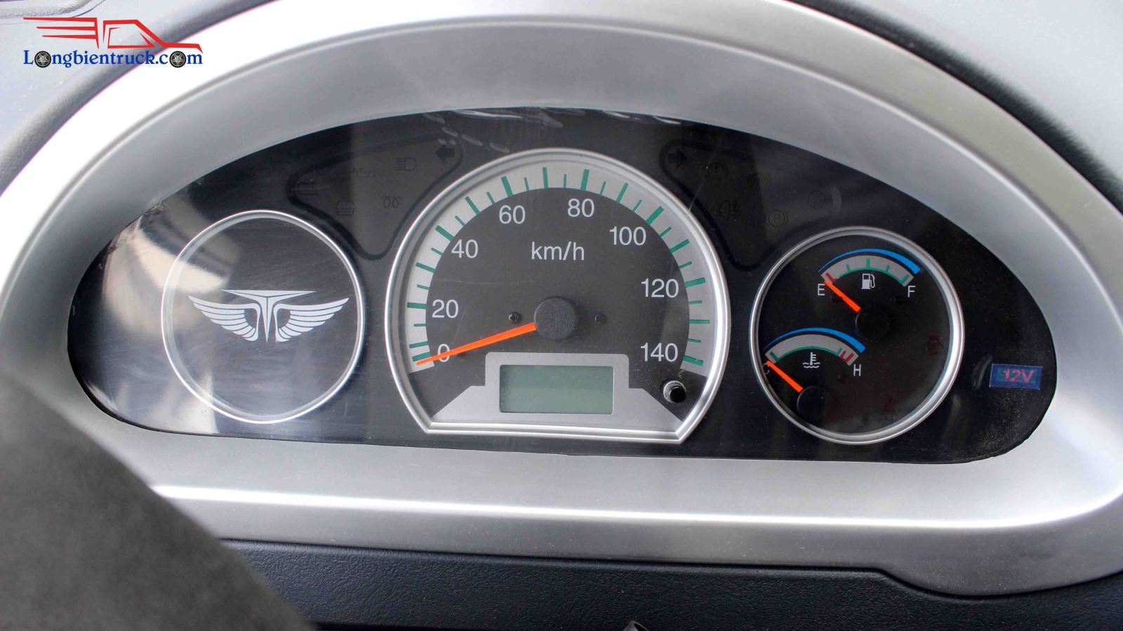 Bảng đồng hồ táp lô hiển thị khoa học hơn đa thông tin thuận tiện cho quan sát Bảng đồng hồ táp lô hiển thị khoa học hơn đa thông tin thuận tiện cho quan sát