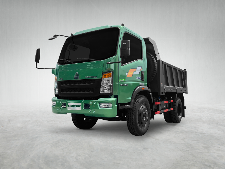 Xe ben Howo 6t5 màu xanh quân đội mạnh mẽ đang vận hành tại công trường