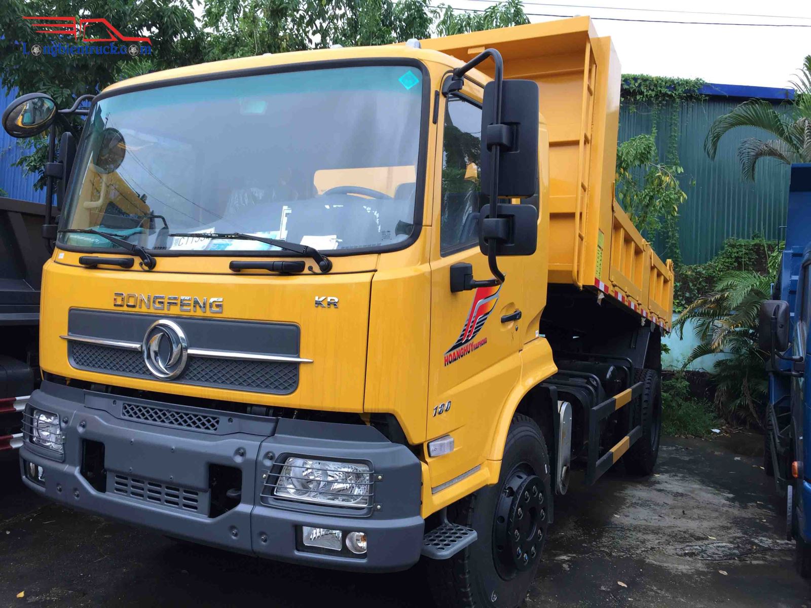 Dongfeng Hoàng Huy 8.7 tấn một trong những dòng xe nhập khẩu nguyên chiếc