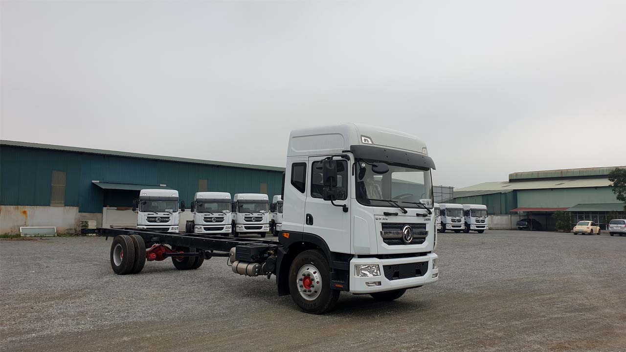 Xe tải DongFeng 8 tấn nhập khẩu trạng thái chassis Xe tải DongFeng 8 tấn nhập khẩu trạng thái chassis