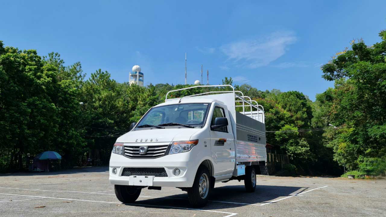 Xe tải Kenbo thùng mui bạt màu trắng 2022