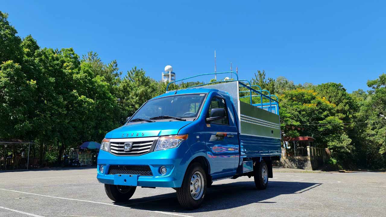Tổng thể xe tải Kenbo 990kg thùng mui bạt 2022