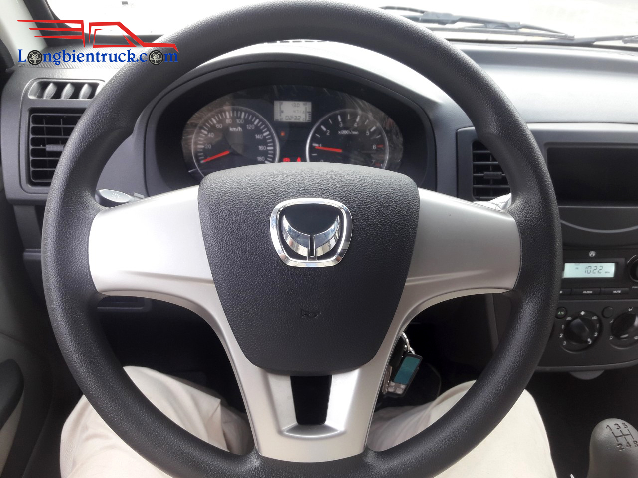 Bảng đồng hồ hiển thị khá nhiều thông tin hữu ích