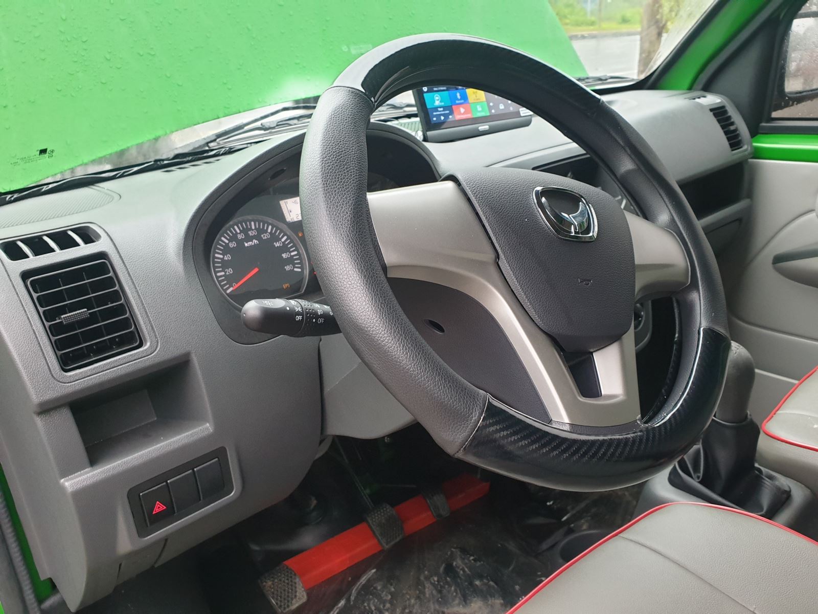 Bọc da vô lăng là option cao cấp