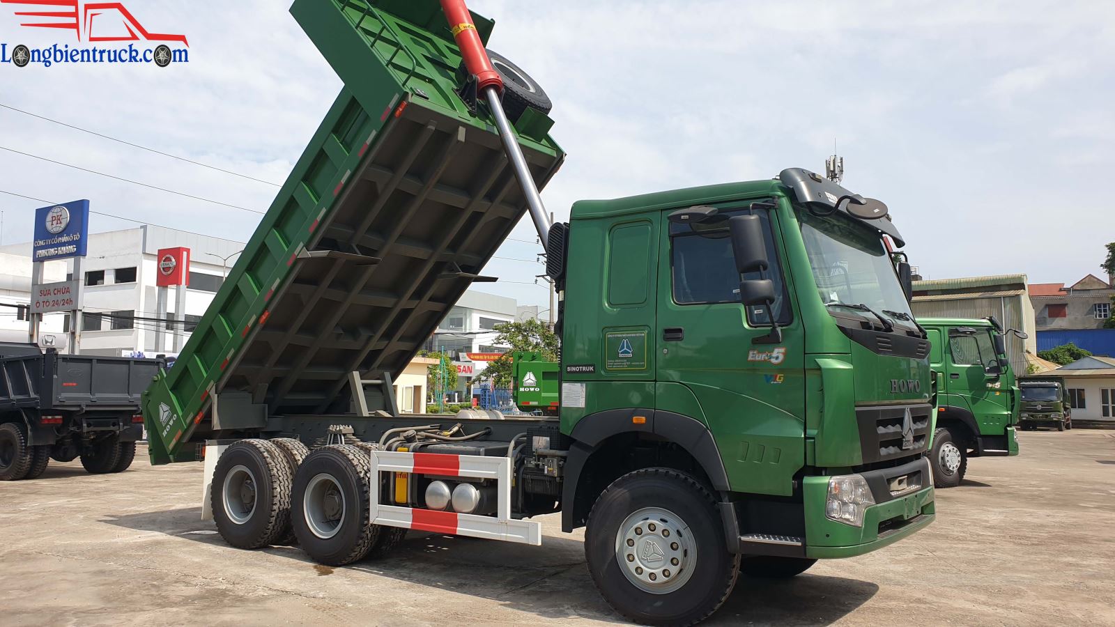 Xe tải ben Howo 3 chân Xe tải ben Howo 3 chân