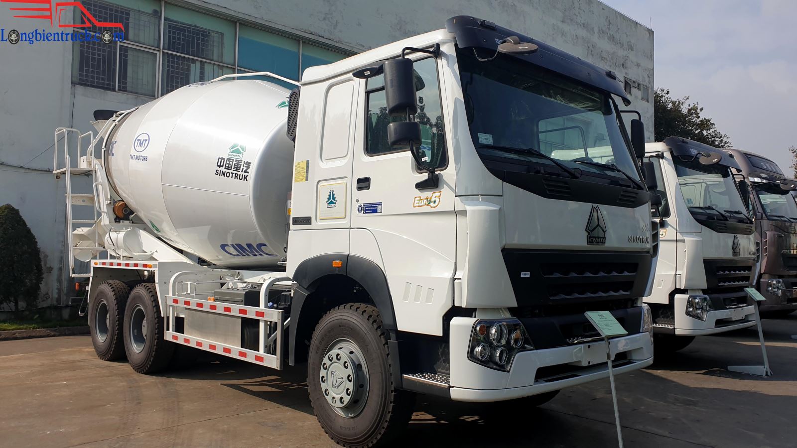 Tổng thể xe bồn trộn Howo 12 khối nhập khẩu