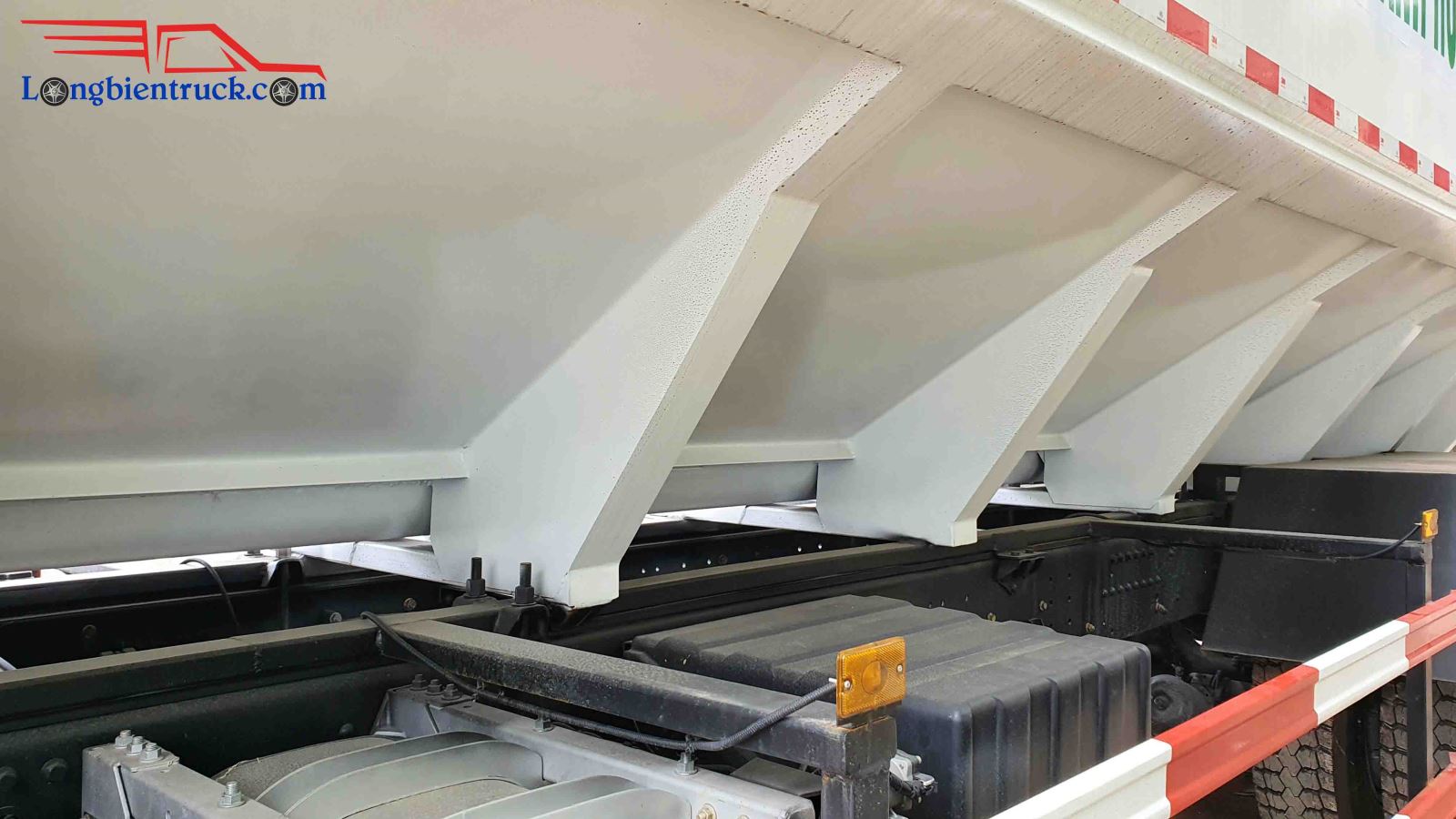 Bể chứa cám đóng rất chắc chắn