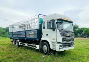 Xe Tải 3 Chân: Tất Tần Tật Về Tải Trọng, Kích Thước Và Giá