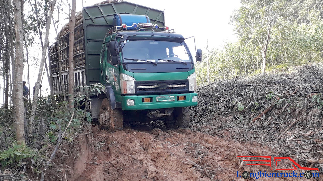 Xe ben đi được đường rừng cần những điều kiện đặc thù