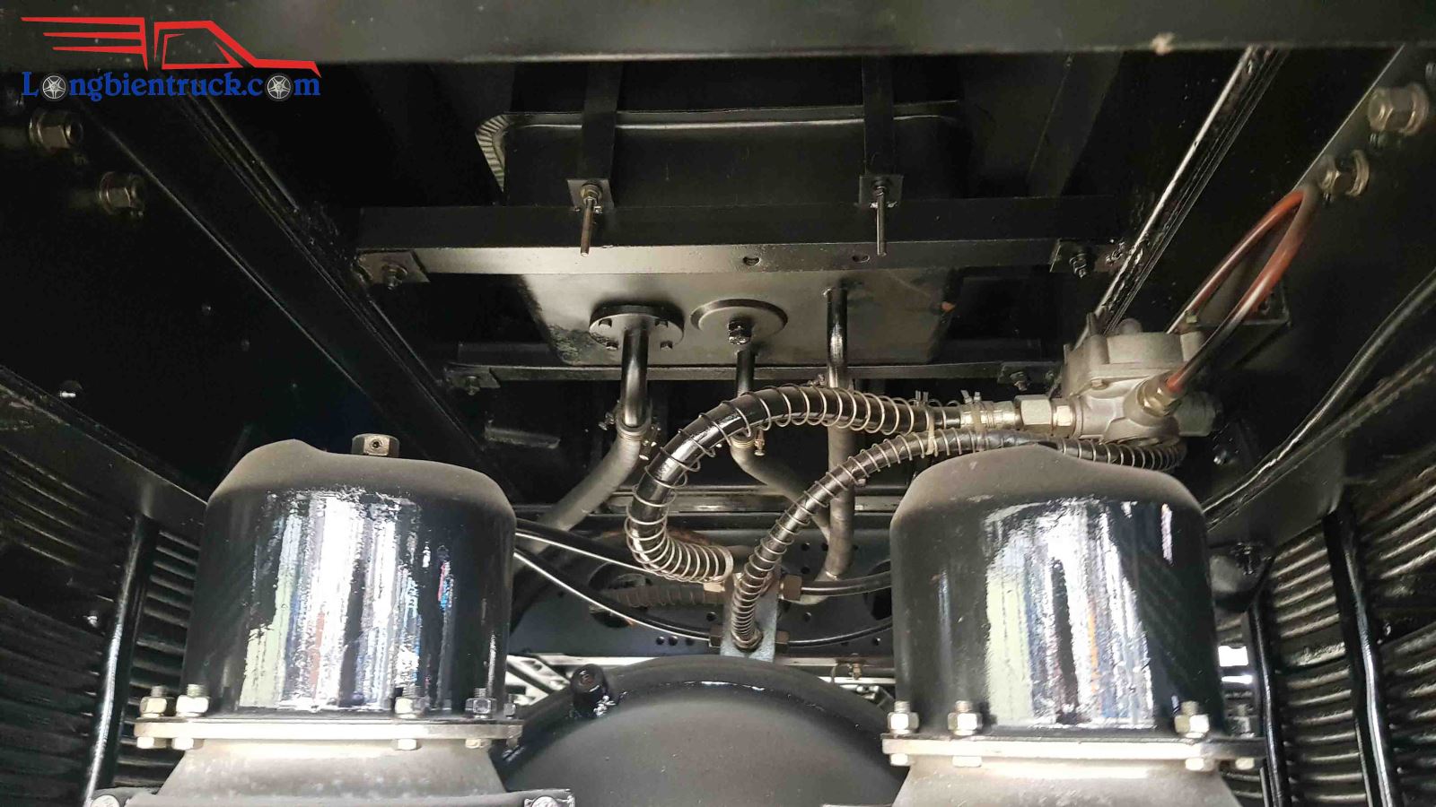 Gầm bệ chắc chắn mang lại cảm giác yên tâm