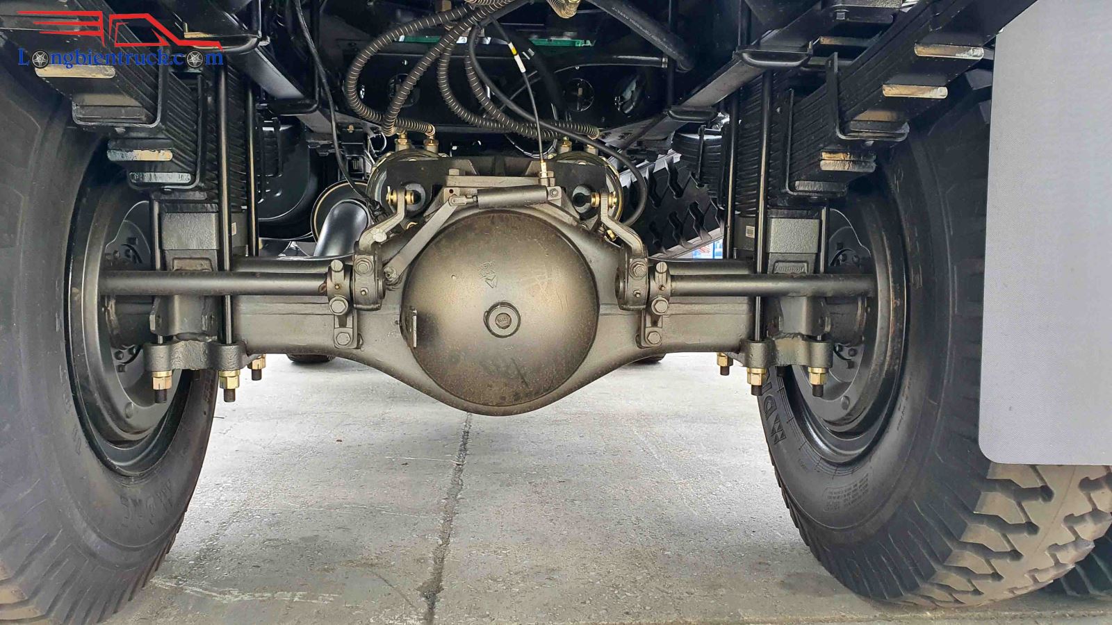 Hệ thống khung gầm sau của xe TMT Sinotruk 8.5 tấn 2 cầu Hệ thống khung gầm sau của xe TMT Sinotruk 8.5 tấn 2 cầu