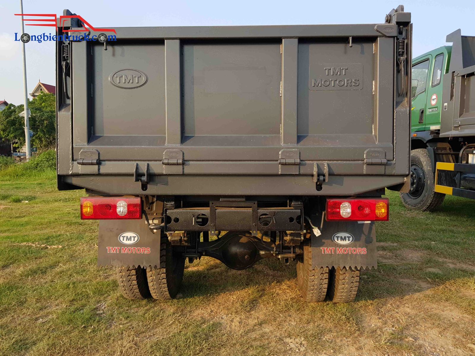 Tổng thể phần sau của xe Tổng thể phần sau của xe