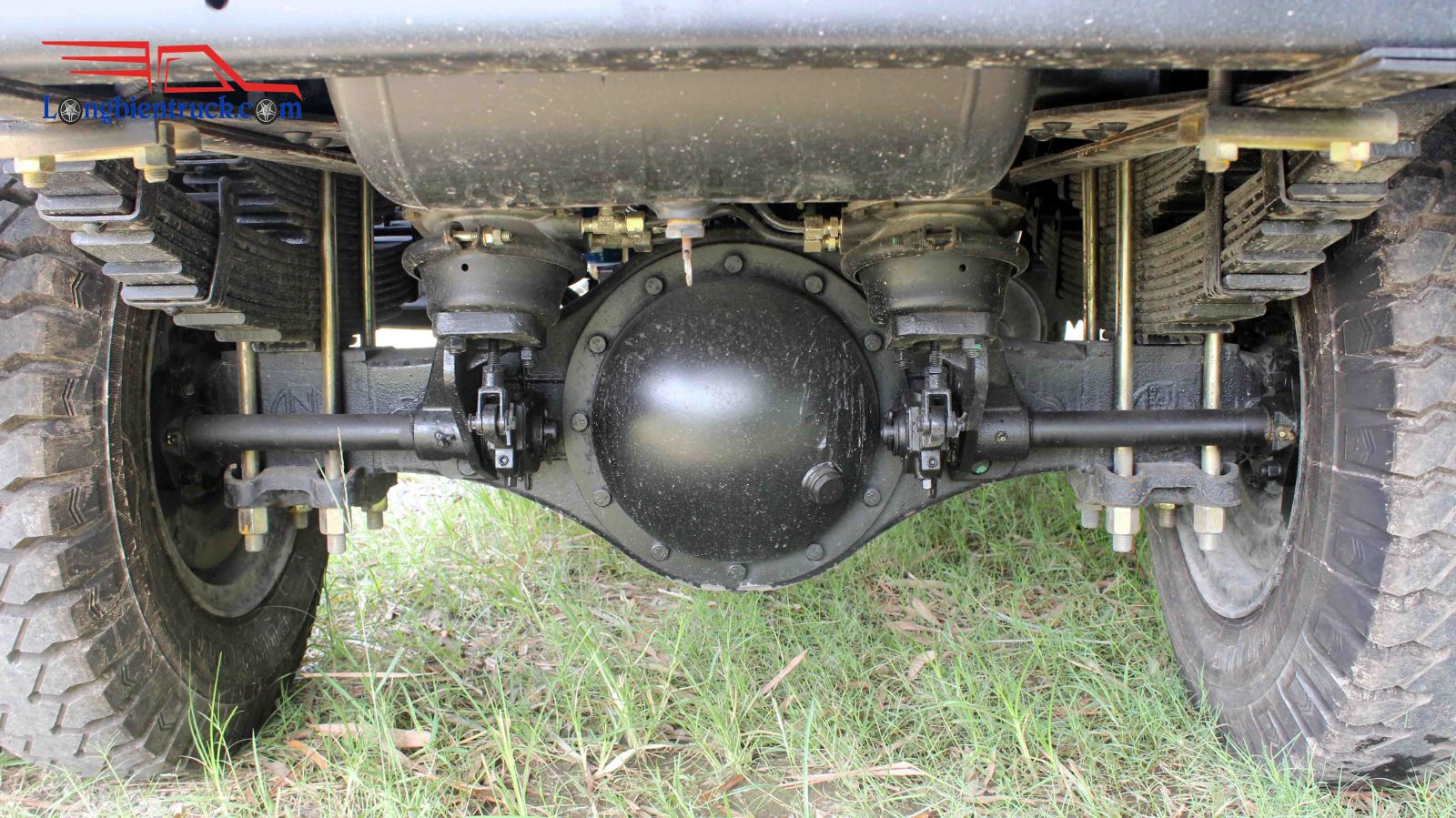 Khung gầm và cầu sau Khung gầm và cầu sau