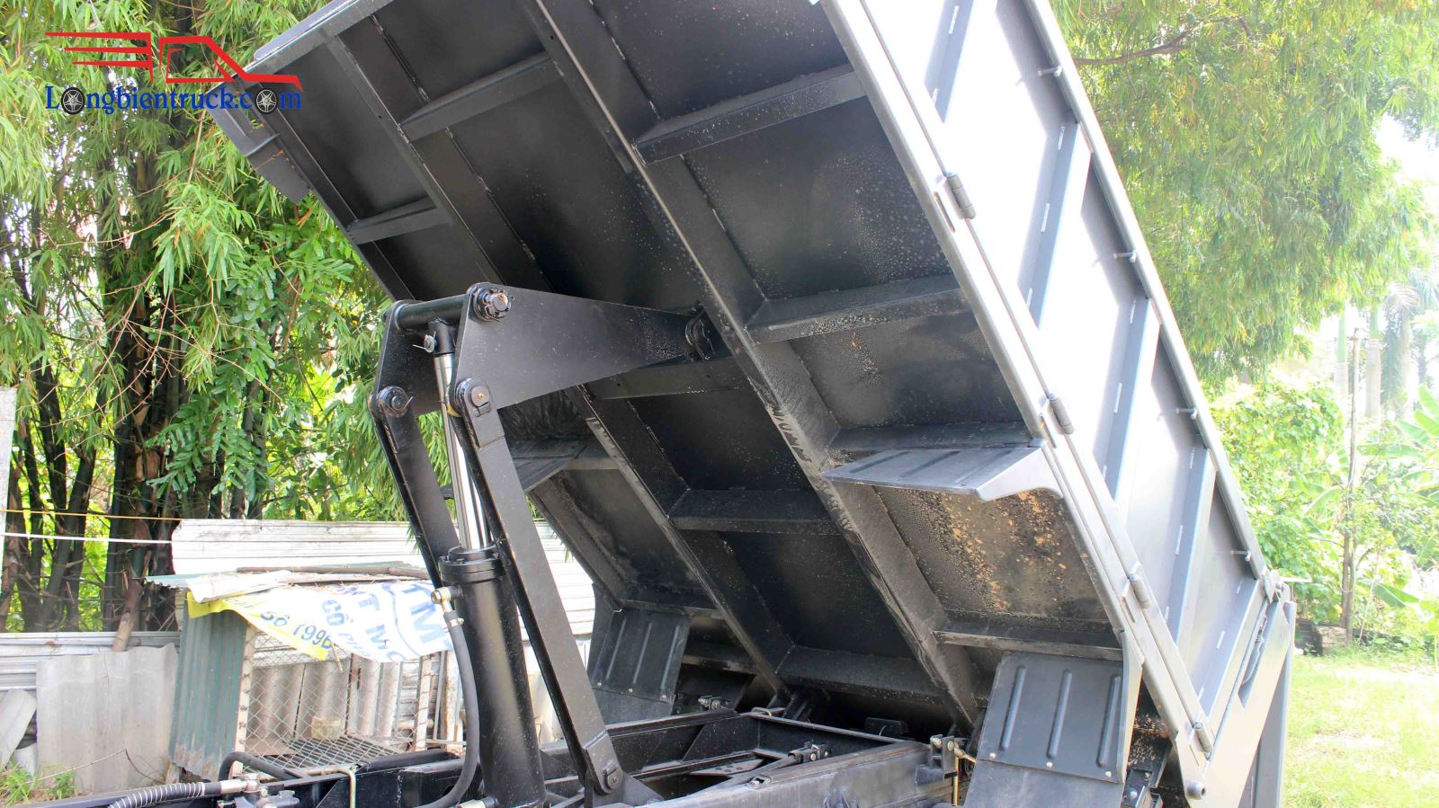 Khung gầm của thùng xe Khung gầm của thùng xe