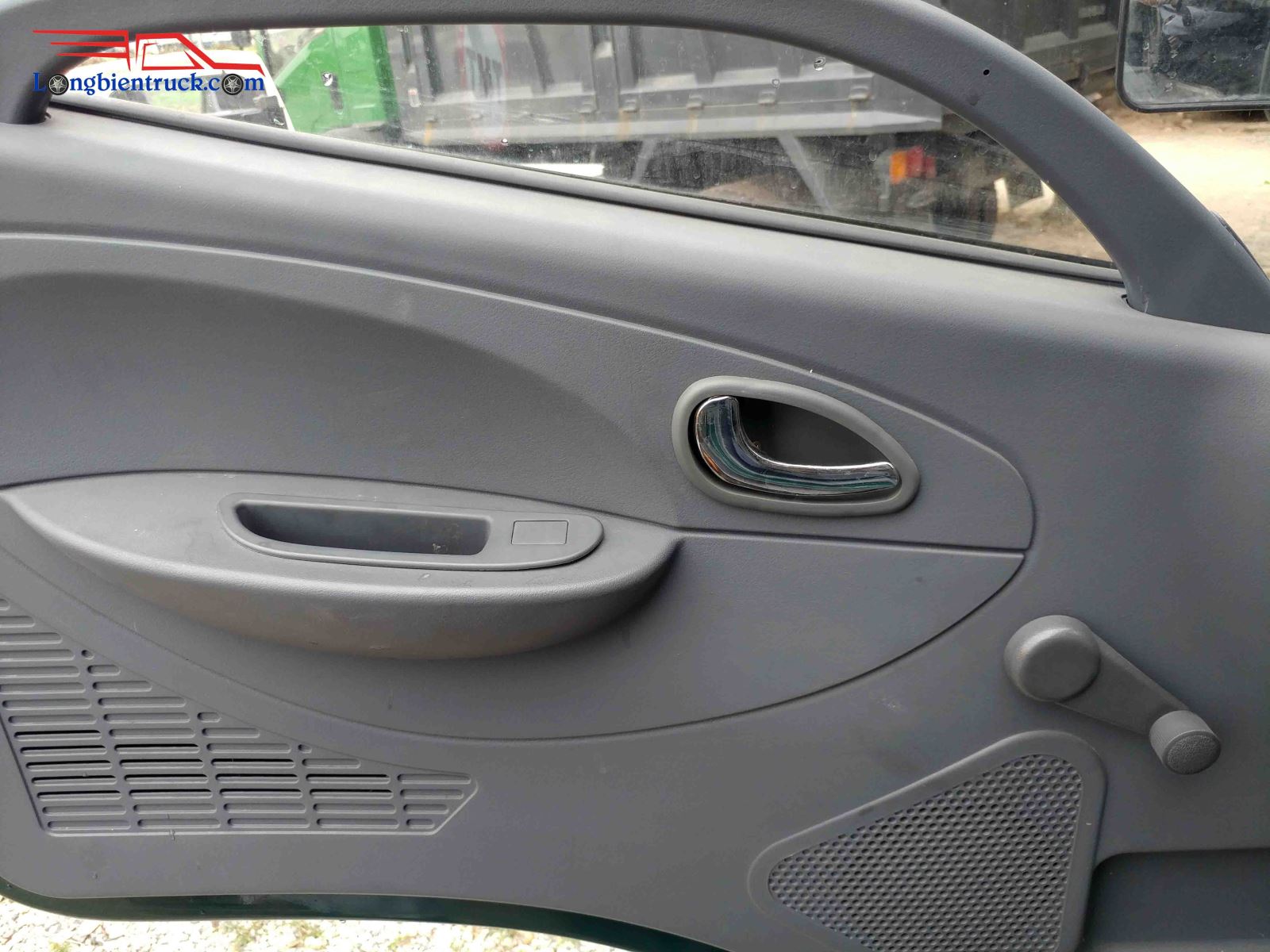 Cửa cabin được mạ crom cao cấp Cửa cabin được mạ crom cao cấp