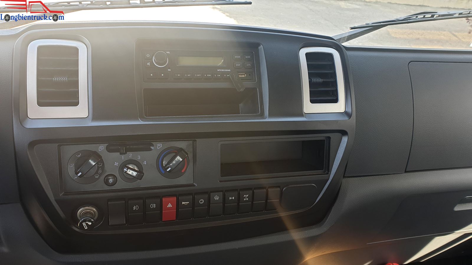 Bảng điều khiển xe ben Howo Sinotruk 7t1 2 cầu dầu Bảng điều khiển xe ben Howo Sinotruk 7t1 2 cầu dầu