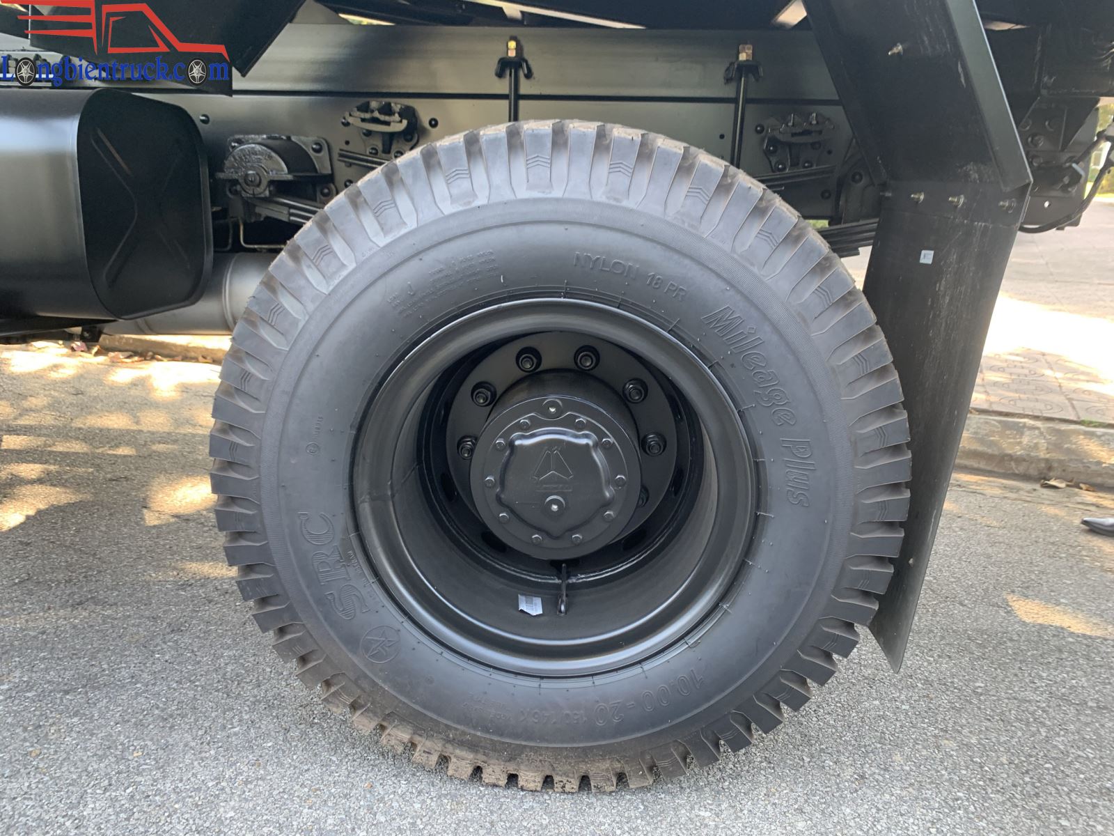 Hệ thống lốp xe tải ben TMT Sinotruk 7.1 tấn 2 cầu dầu Hệ thống lốp xe tải ben TMT Sinotruk 7.1 tấn 2 cầu dầu