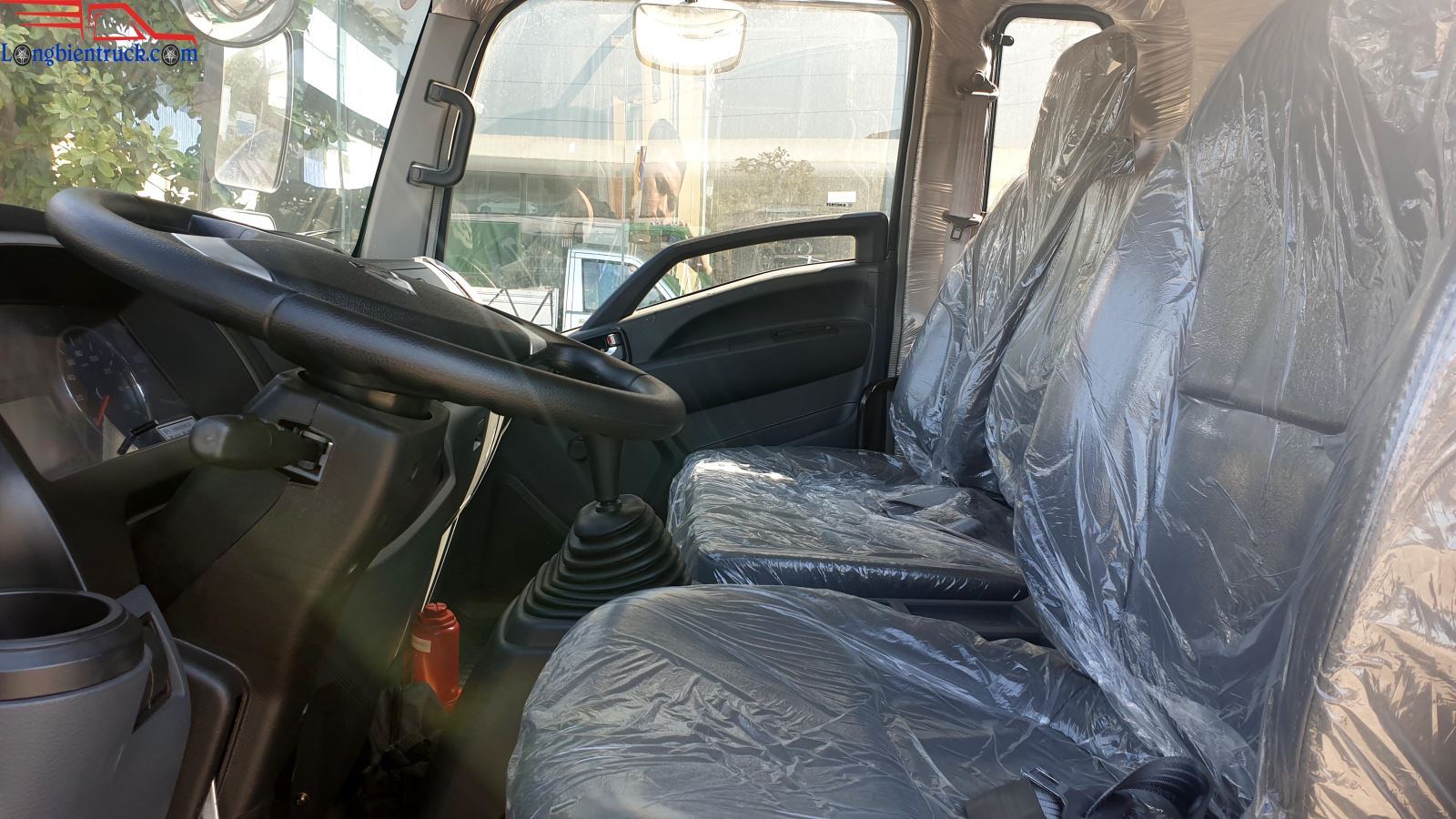 Nội thất xe ben Howo Sinotruk 7t1 2 cầu dầu Nội thất xe ben Howo Sinotruk 7t1 2 cầu dầu