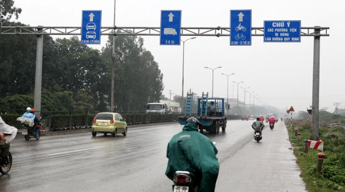 Xe Tải Đi Sai Làn Đường Phạt Bao Nhiêu? Cập Nhật Mới Nhất 2026