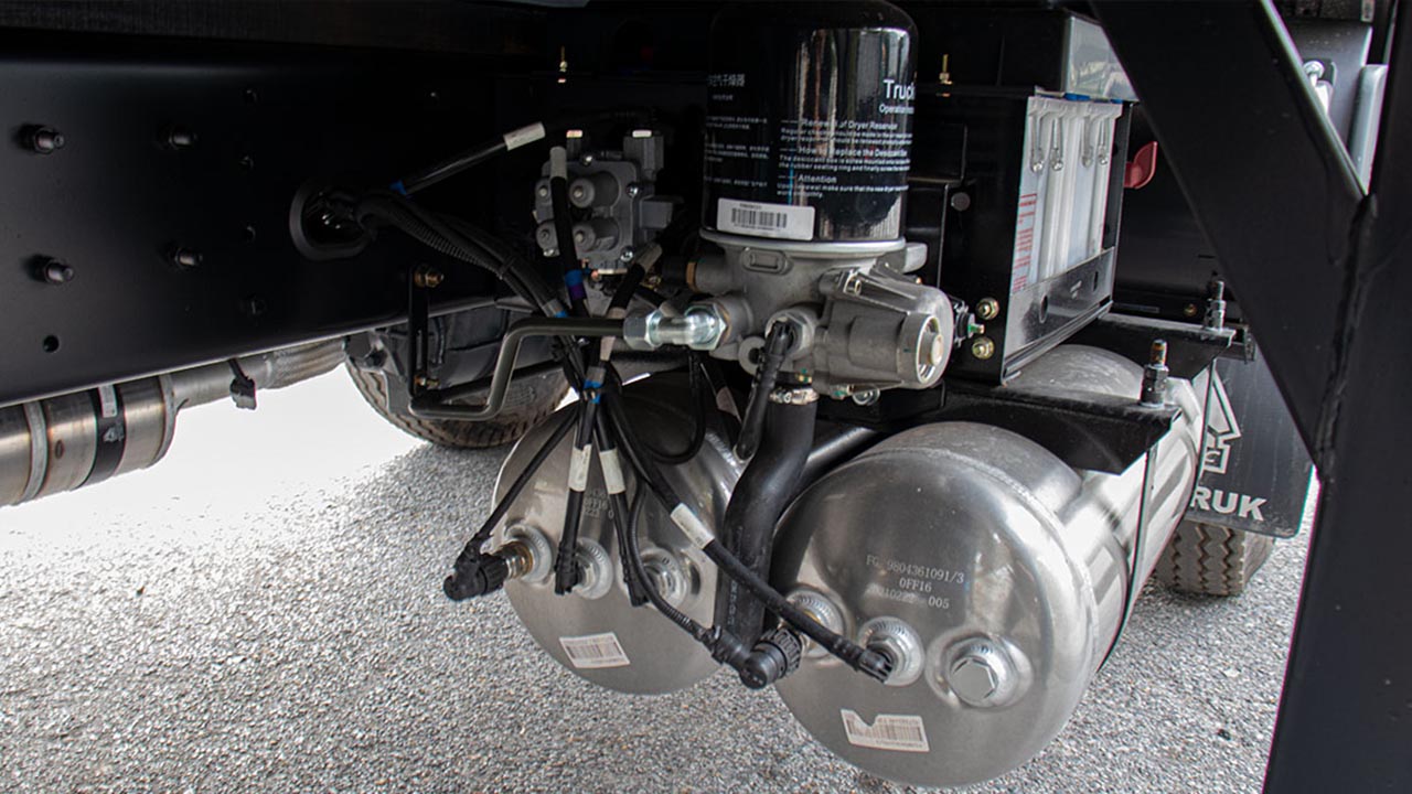 Bình hơi làm bằng hợp kim nhôm của xe tải HOWO 160 tải trọng 8 tấn