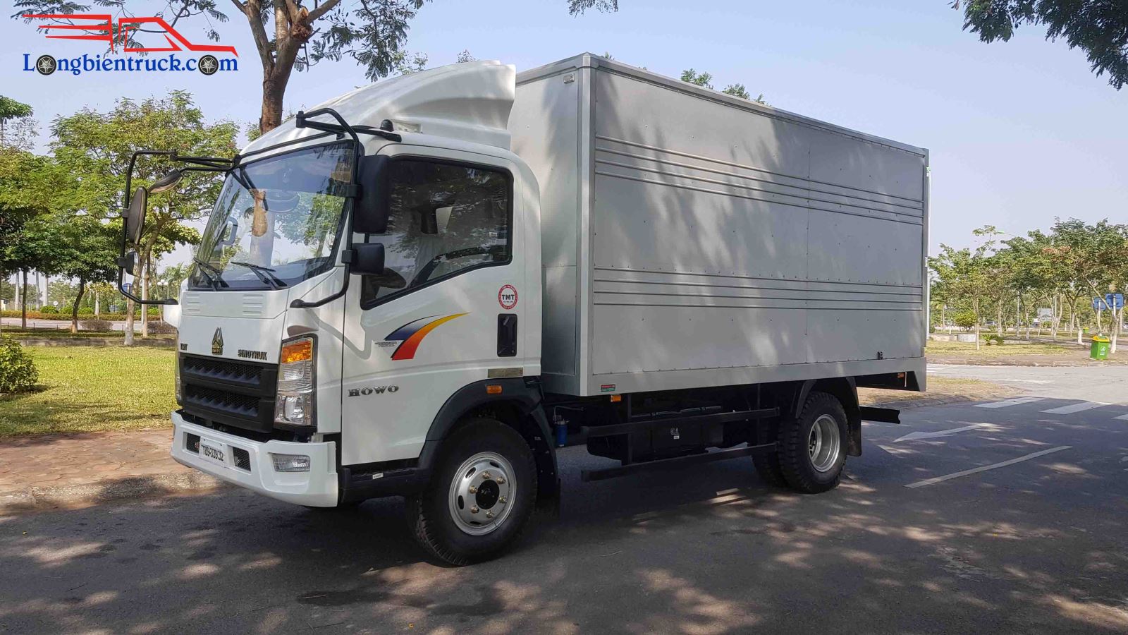 Xe tải Howo 6 tấn thùng kín Xe tải Howo 6 tấn thùng kín