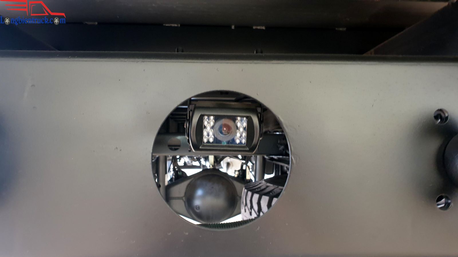 Xe tải Tata Ultra 1014 tải trọng 7.2 tấn thùng khung mui phủ bạt