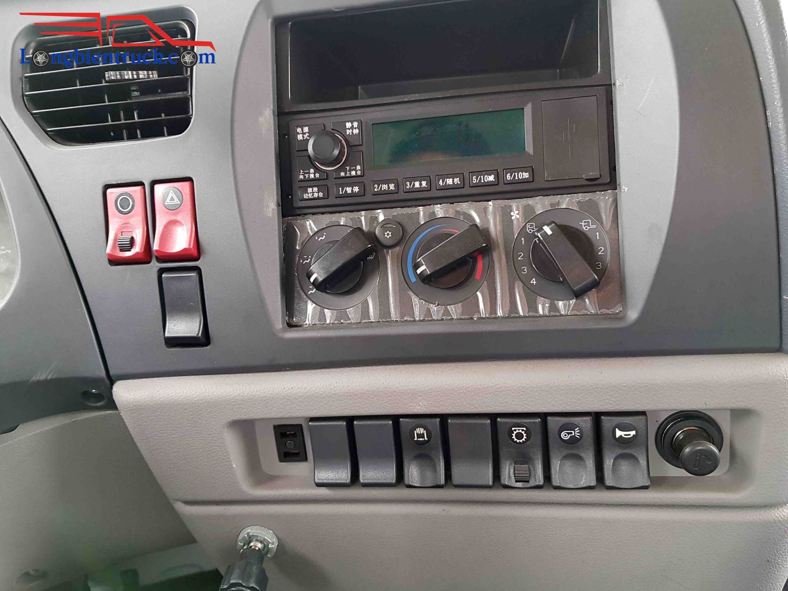 Bảng điều khiển khu vực trung tâm xe Bảng điều khiển khu vực trung tâm xe