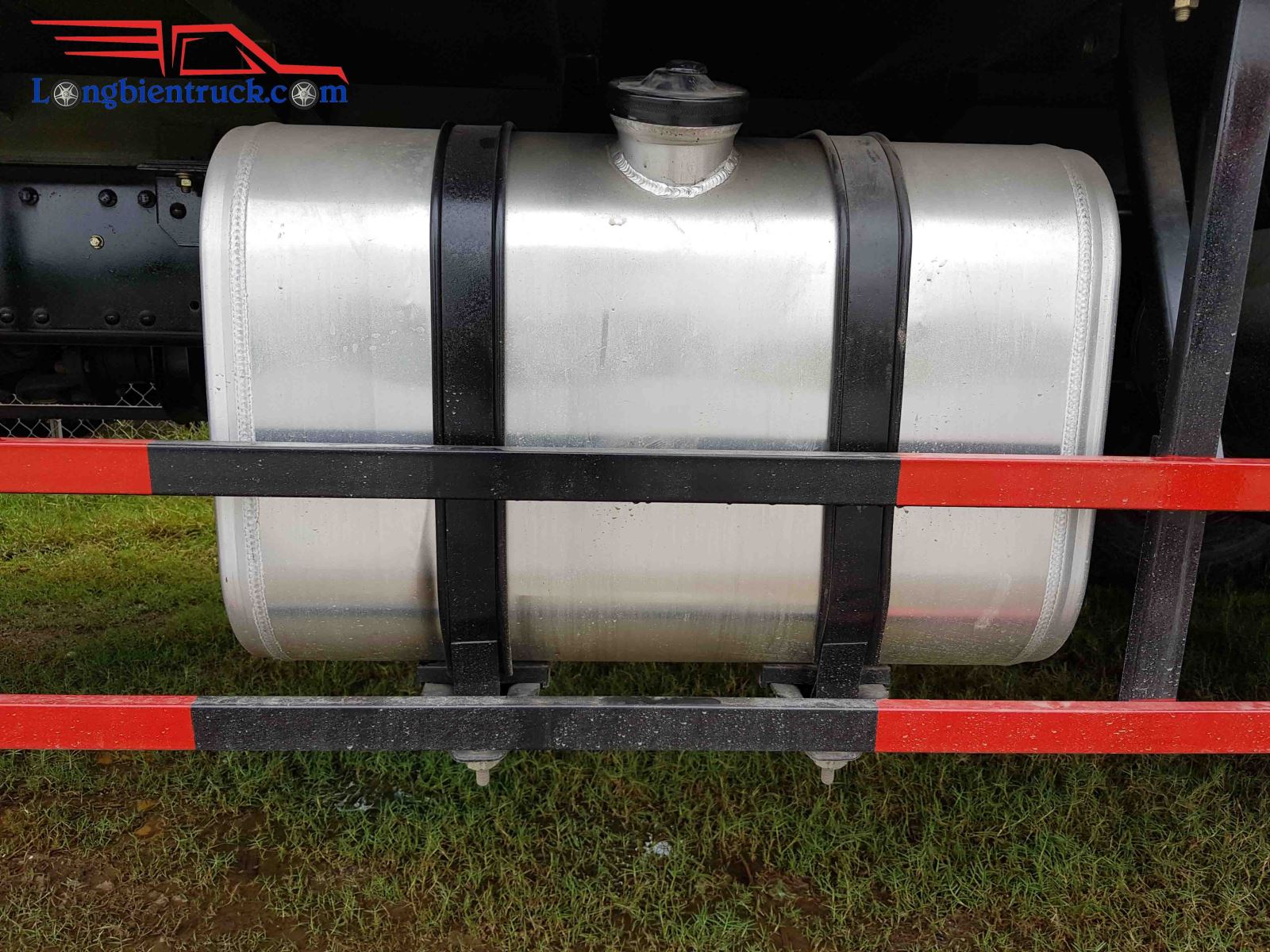 Bình nhiên liệu bằng inox cỡ lớn Bình nhiên liệu bằng inox cỡ lớn