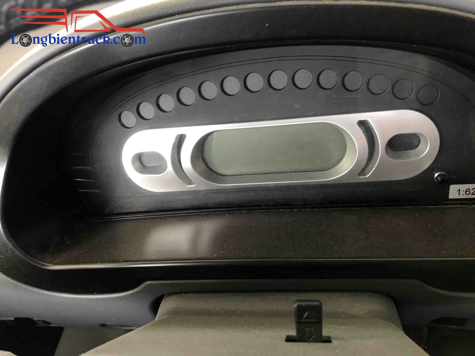 Bảng đồng hồ hiển thị trên xe Bảng đồng hồ hiển thị trên xe