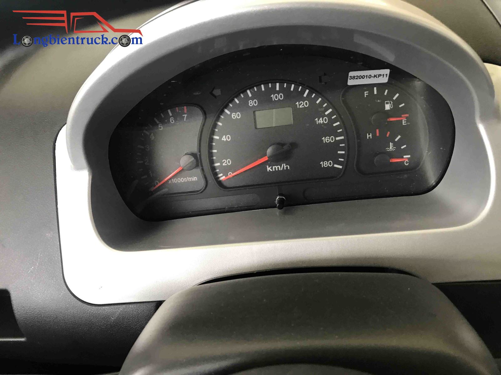 Bảng đồng hồ hiển thị chi tiết của xe Bảng đồng hồ hiển thị chi tiết của xe