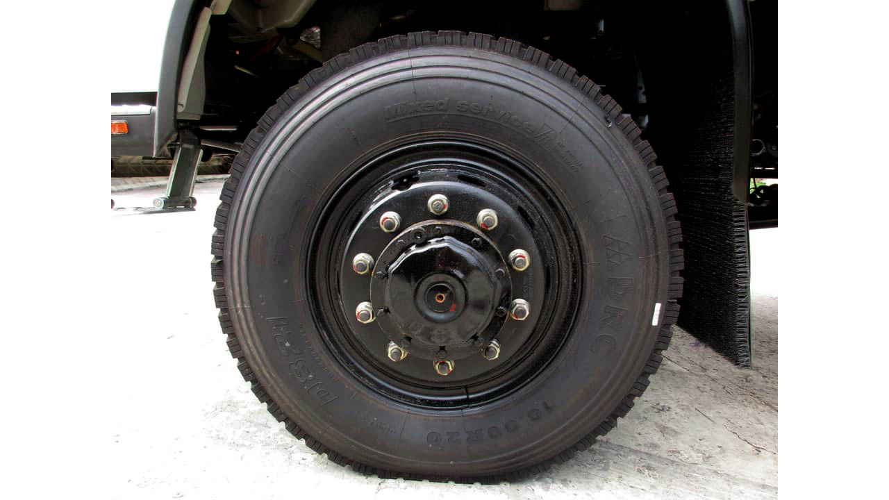 Xe tải thùng Trường Giang 6.8 tấn 2 cầu dầu Euro 4