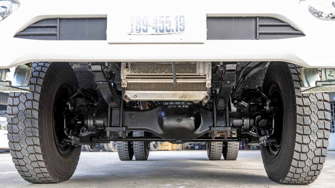 Cầu sau của xe tải thùng Trường Giang 6t8 2 cầu dầu Cầu sau của xe tải thùng Trường Giang 6t8 2 cầu dầu