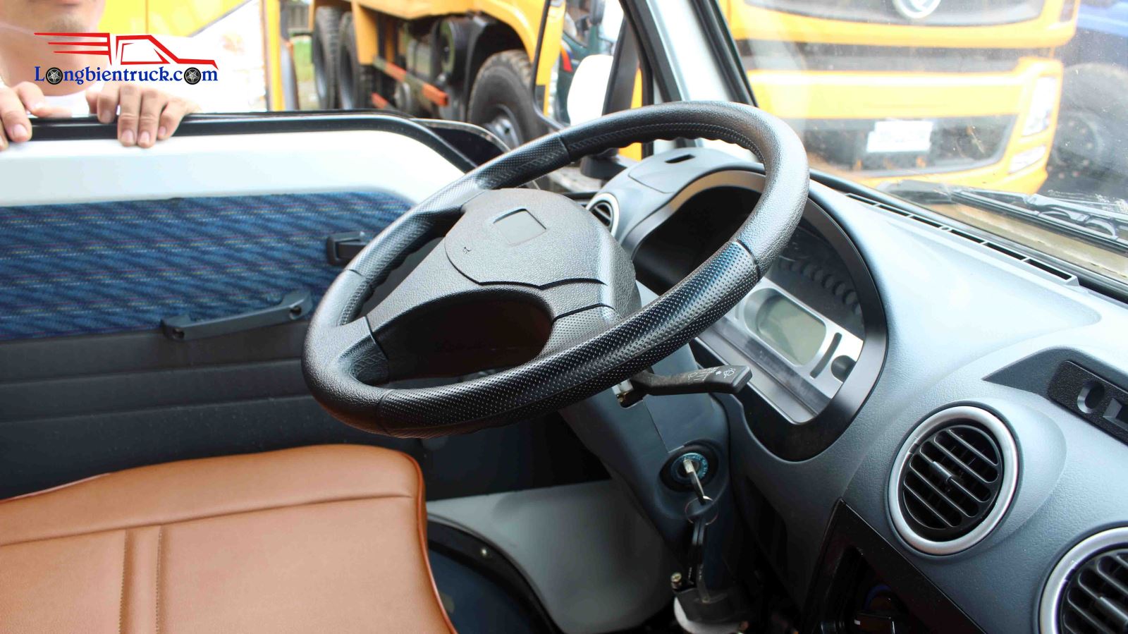 Xe tải TMT 2 tấn KM3820T thùng khung mui phủ bạt