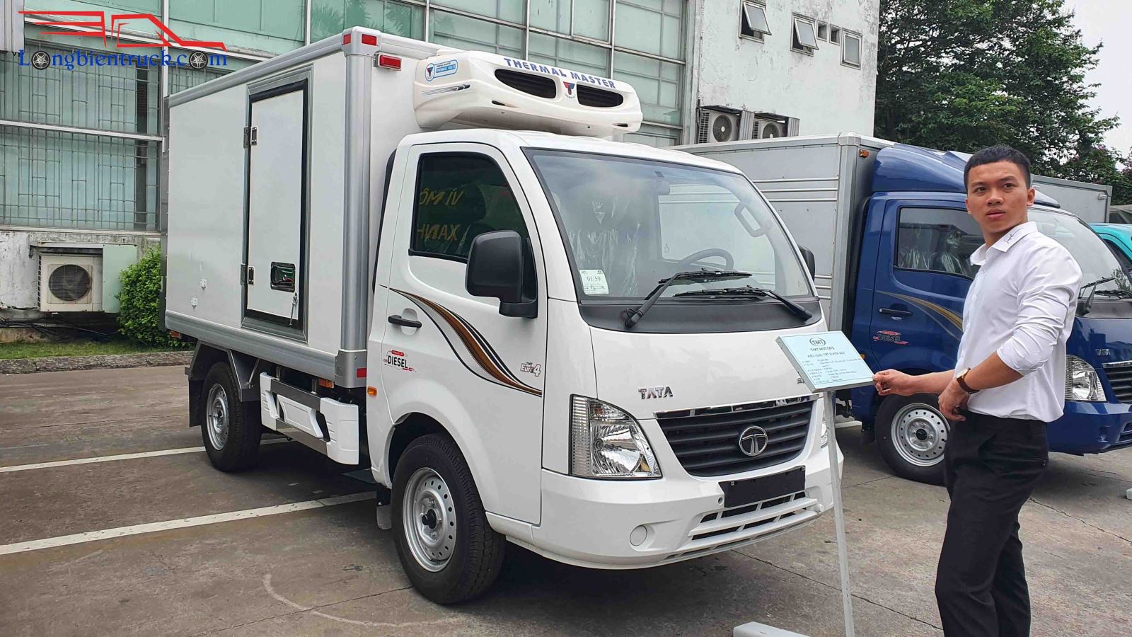 Thùng xe có thêm cửa hông Thùng xe có thêm cửa hông