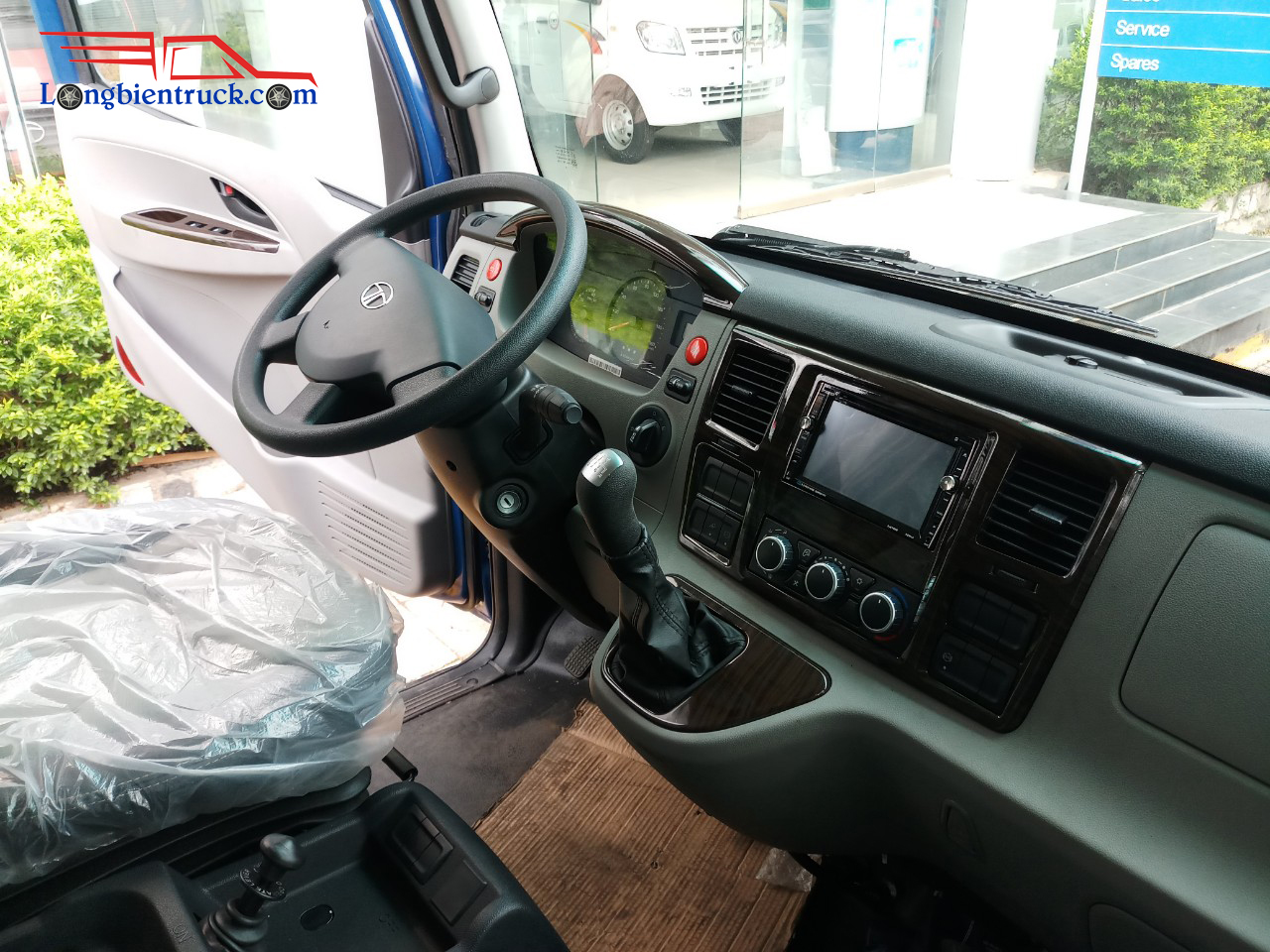 Xe tải TATA Ultra 814 thùng khung mui phủ bạt 7.5 tấn thùng 5m2