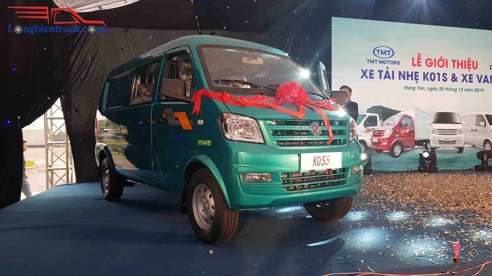 Xe tải van cực HOT K05s trong buổi lễ ra mắt Xe tải van cực HOT K05s trong buổi lễ ra mắt