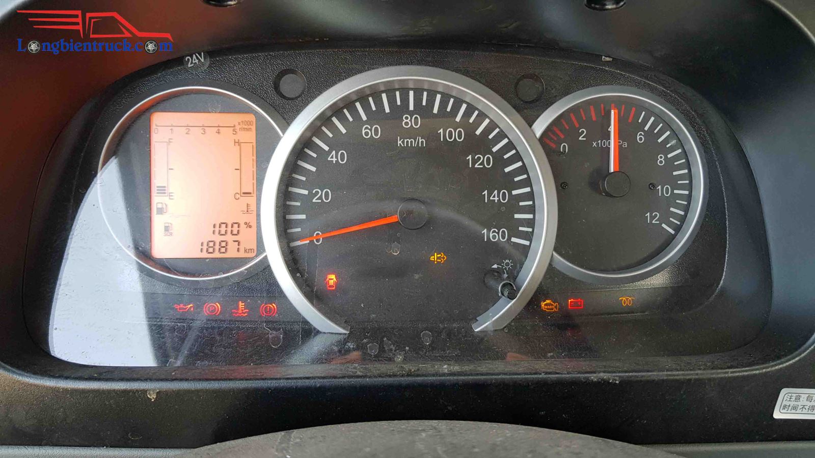 Bảng đồng hồ tấp lô hiển thị nhiều chi tiết Bảng đồng hồ tấp lô hiển thị nhiều chi tiết