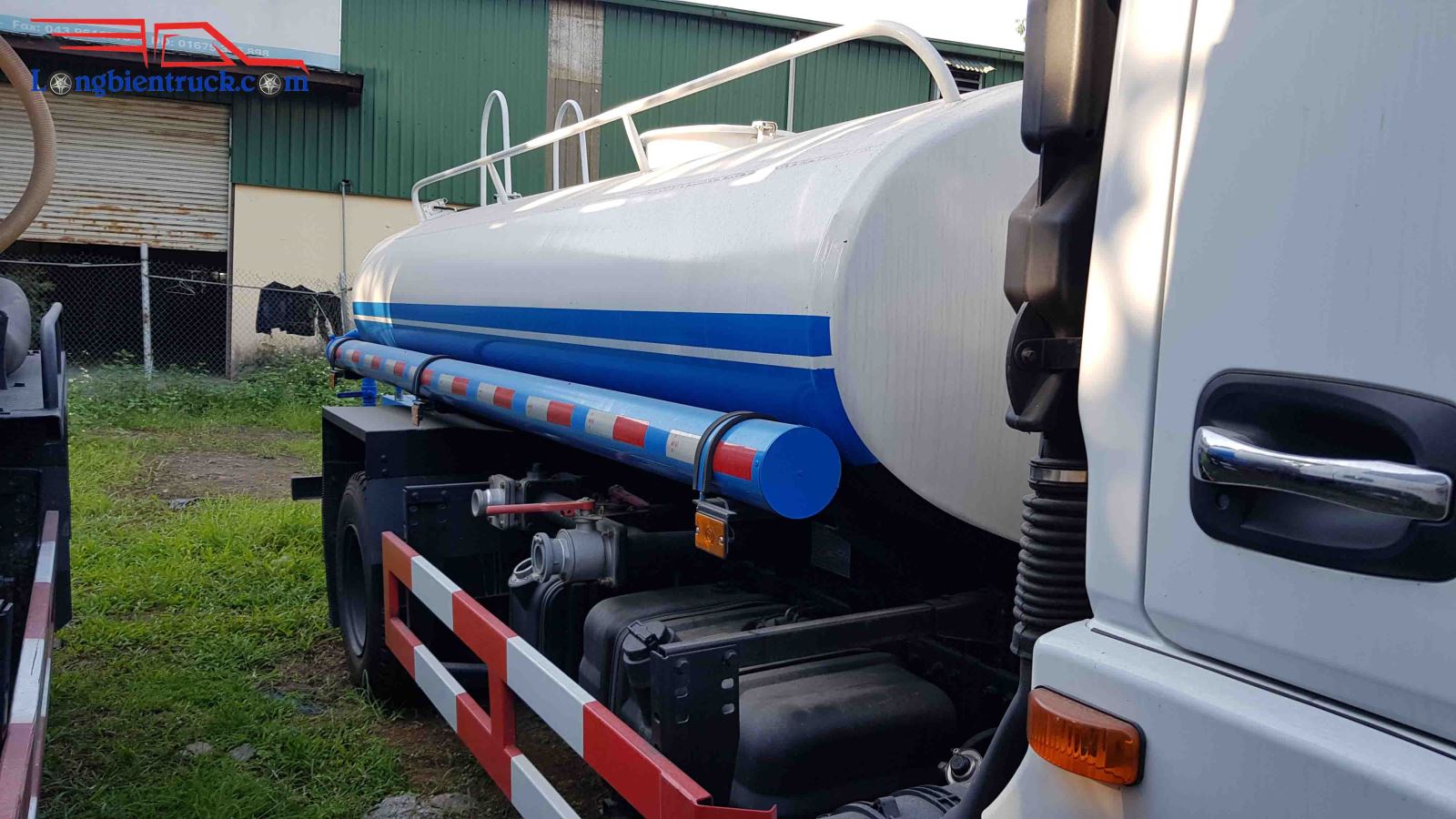 Xe phun nước rửa đường 5 khối dongfeng nhập khẩu Euro 5