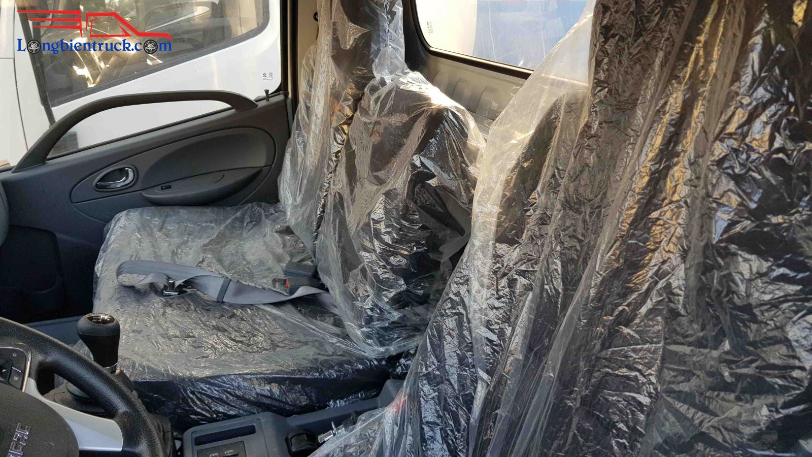 Ghế ngồi của xe Dongfeng 5 khối tưới nước rửa đường Ghế ngồi của xe Dongfeng 5 khối tưới nước rửa đường