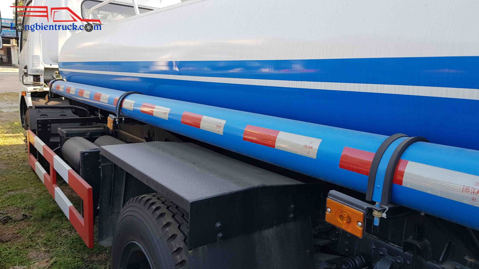 Xe phun nước rửa đường 5 khối dongfeng nhập khẩu Euro 5